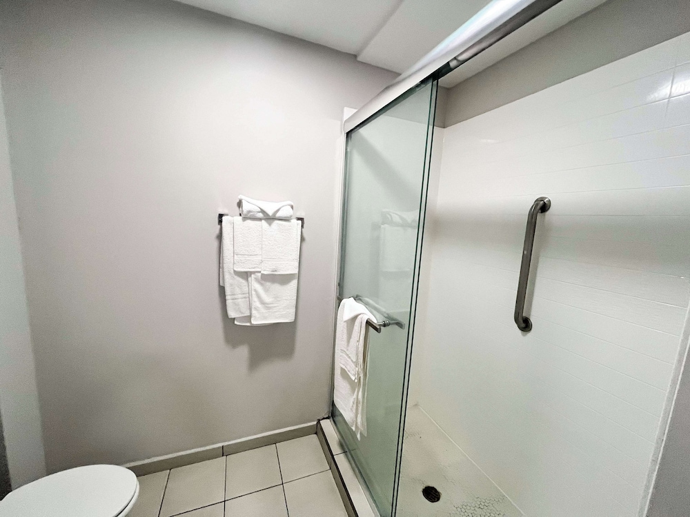 Motel6 Williamstown, NJ - Black Horse Pike 24/24
