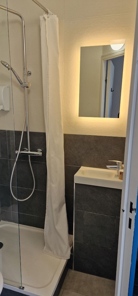 KYRIAD DIRECT DREUX 29/49