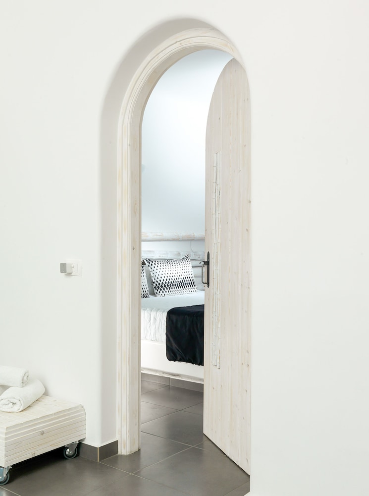 San Marino Suites 29/50