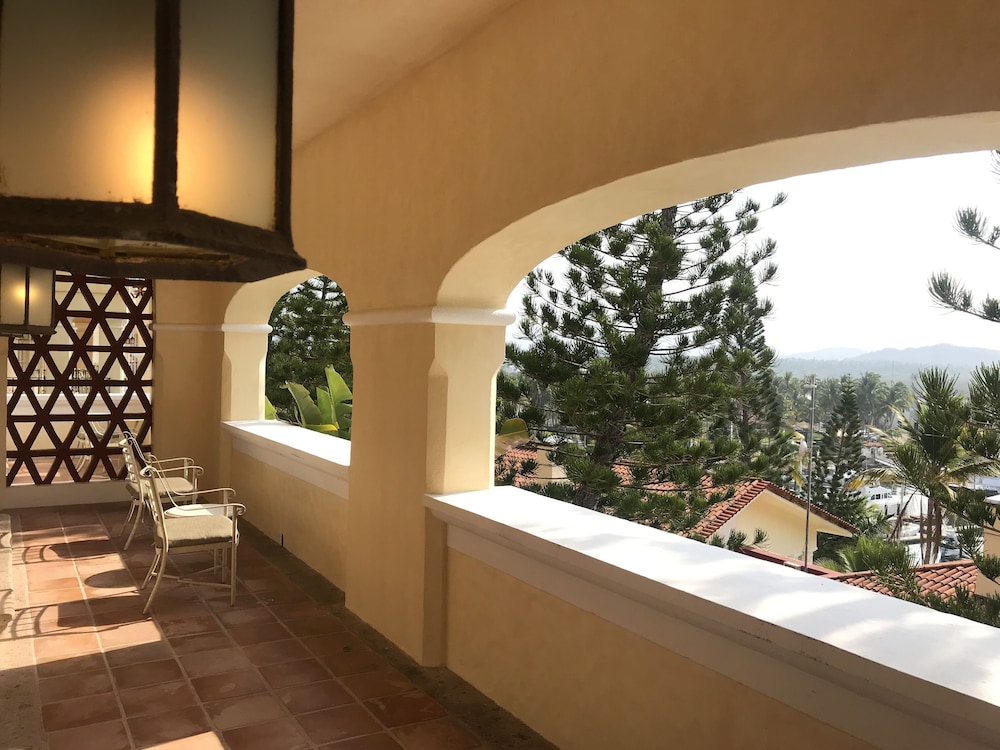 Grand Isla Navidad Golf & Spa Resort with Marina 4/50