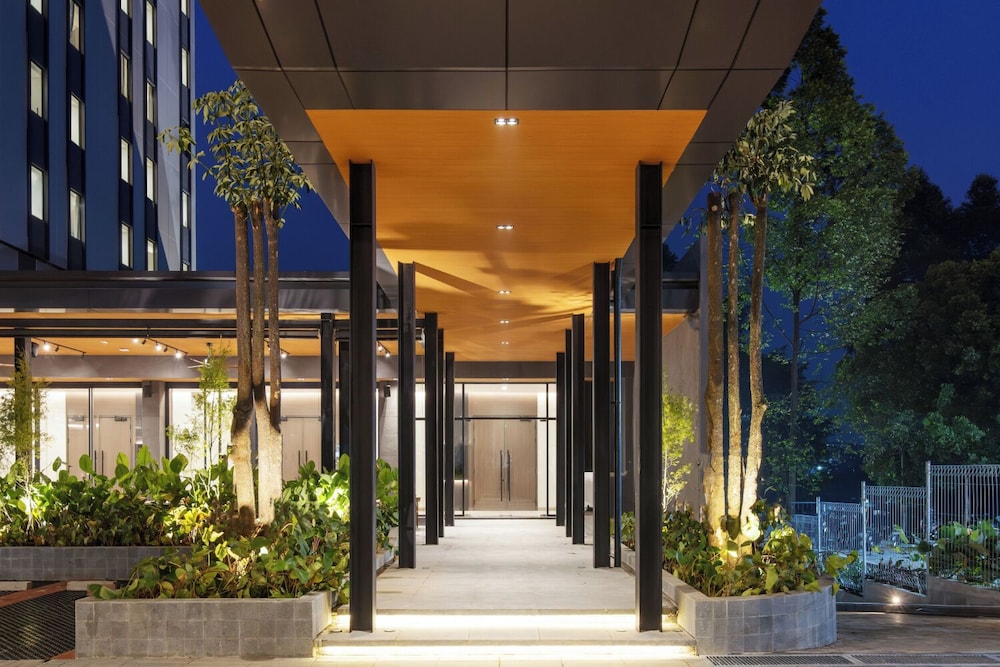 Hotel Neo Kota Baru Parahyangan 12/88