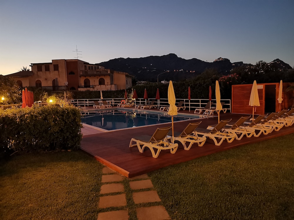 Residence Villa Giardini 6/66