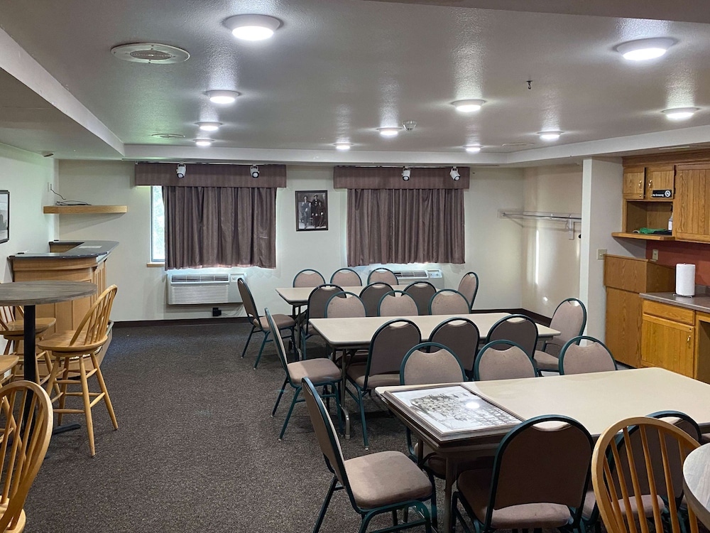 Motel6 Norway, MI 20/28