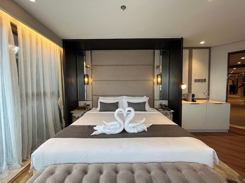 PANORAMIC, SUITE