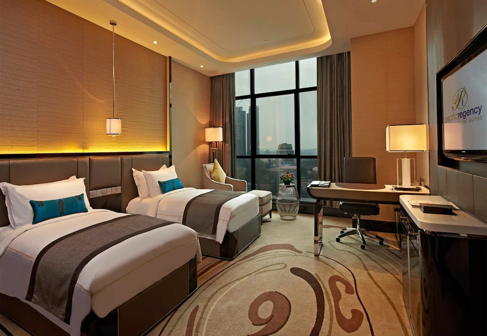 Pacific Regency Hotel Suites 38/70