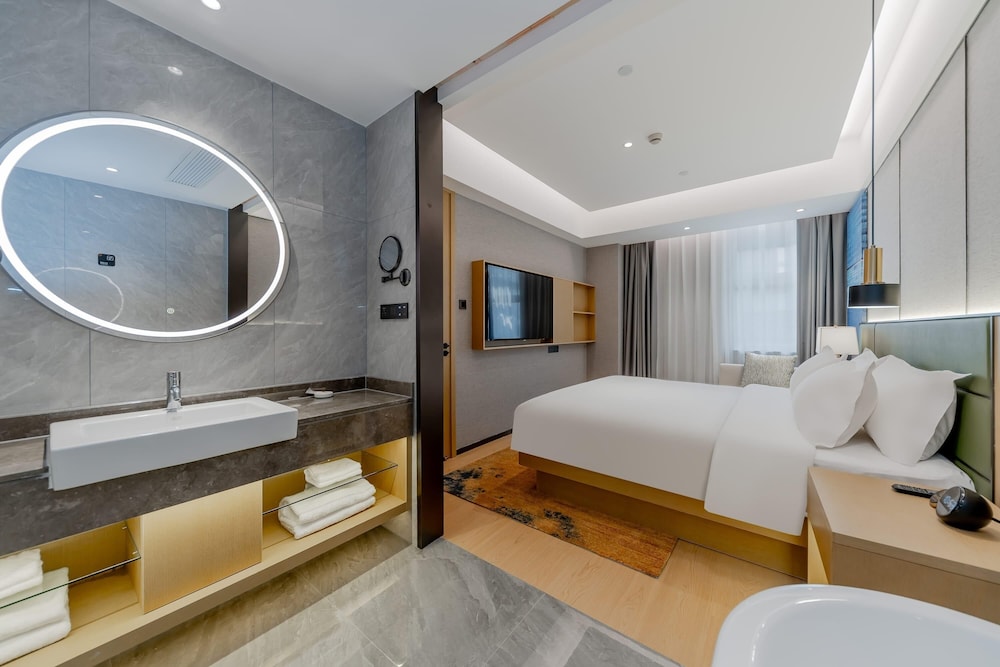 Ramada by Wyndham Shanghai Pudong 50/50