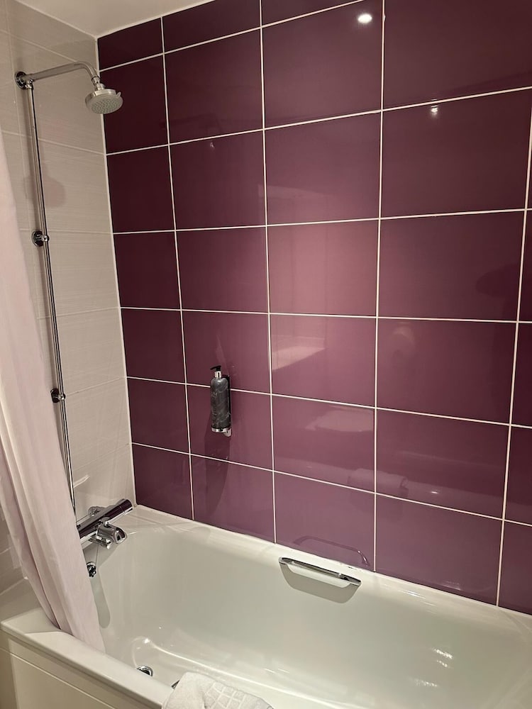 Premier Inn Wirral (Two Mills) 27/27