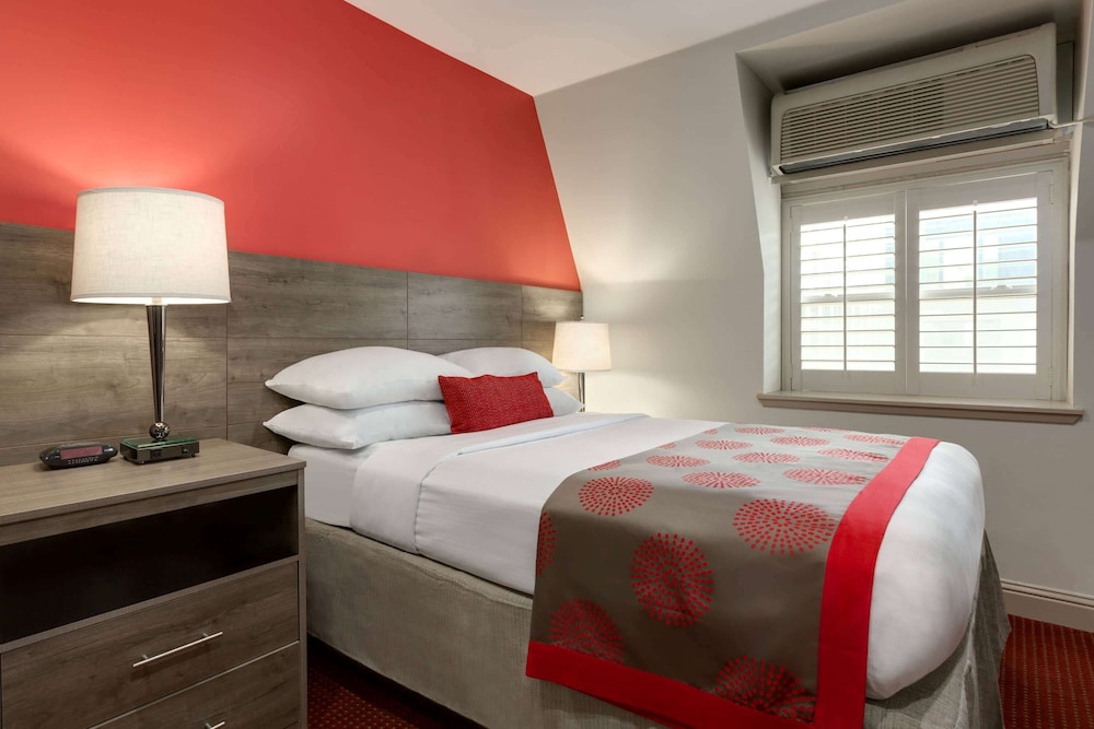 Ramada by Wyndham Oakland Downtown City Center 15/42