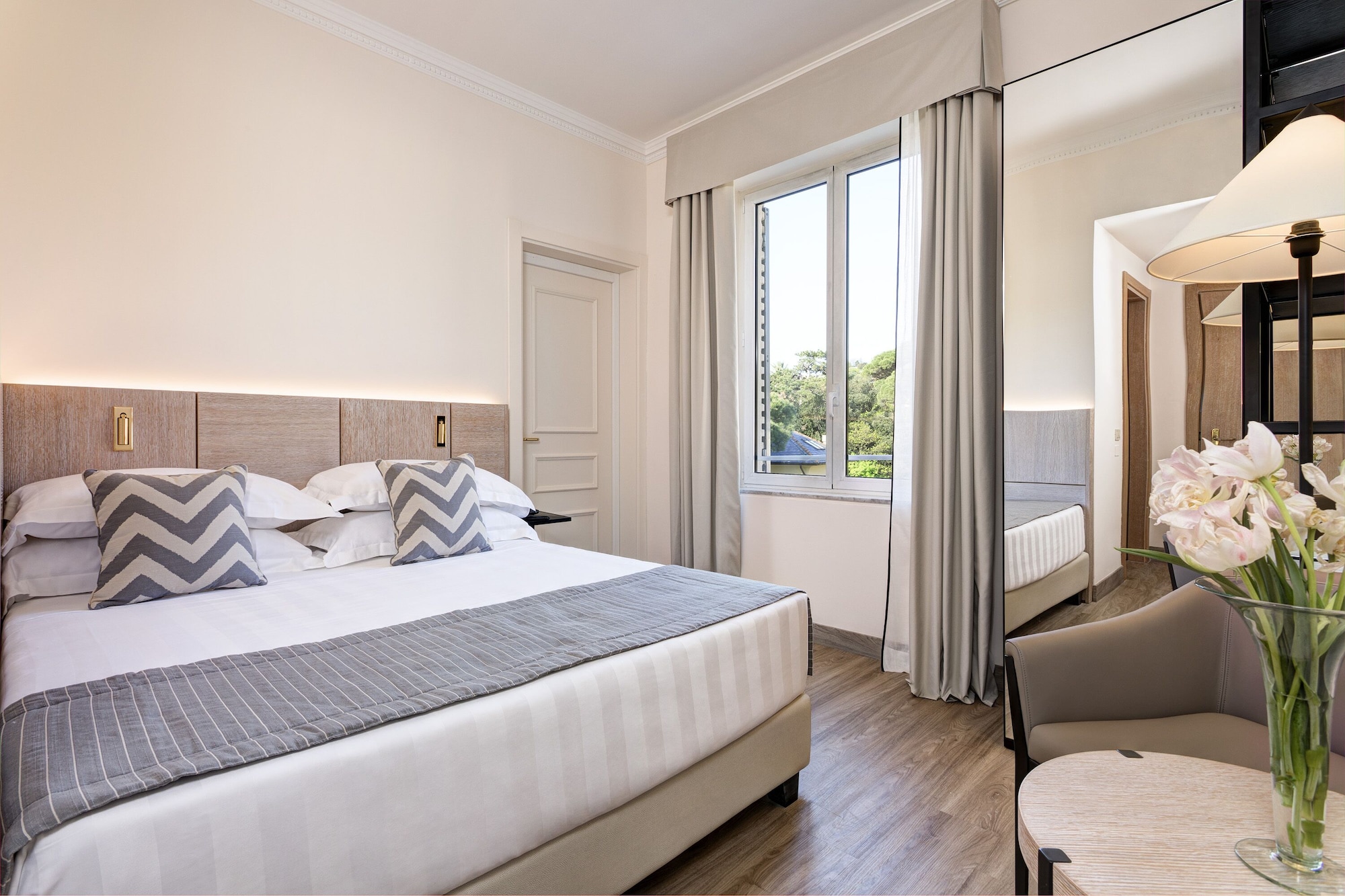Suite, Double Bed, Sofa
