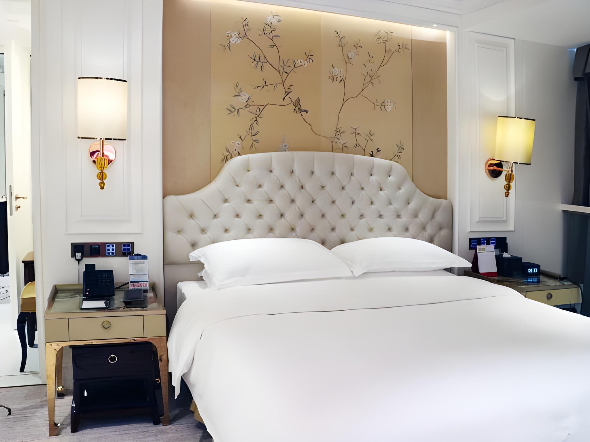 1 Bedroom, Deluxe, Executive, Suite, Living Area
