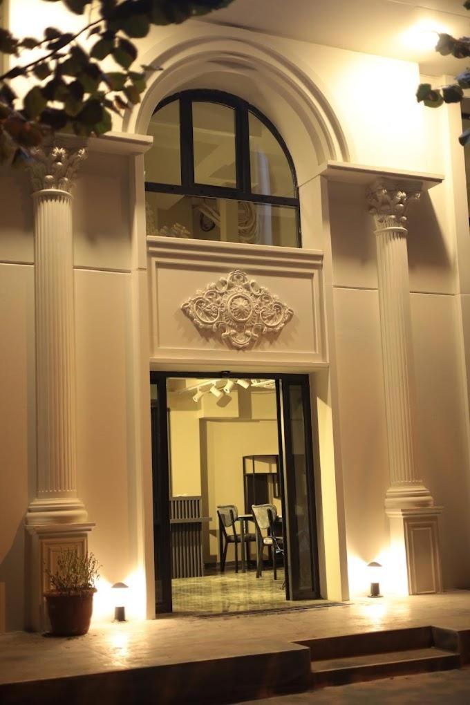 BZN Airport Hotel 3/21