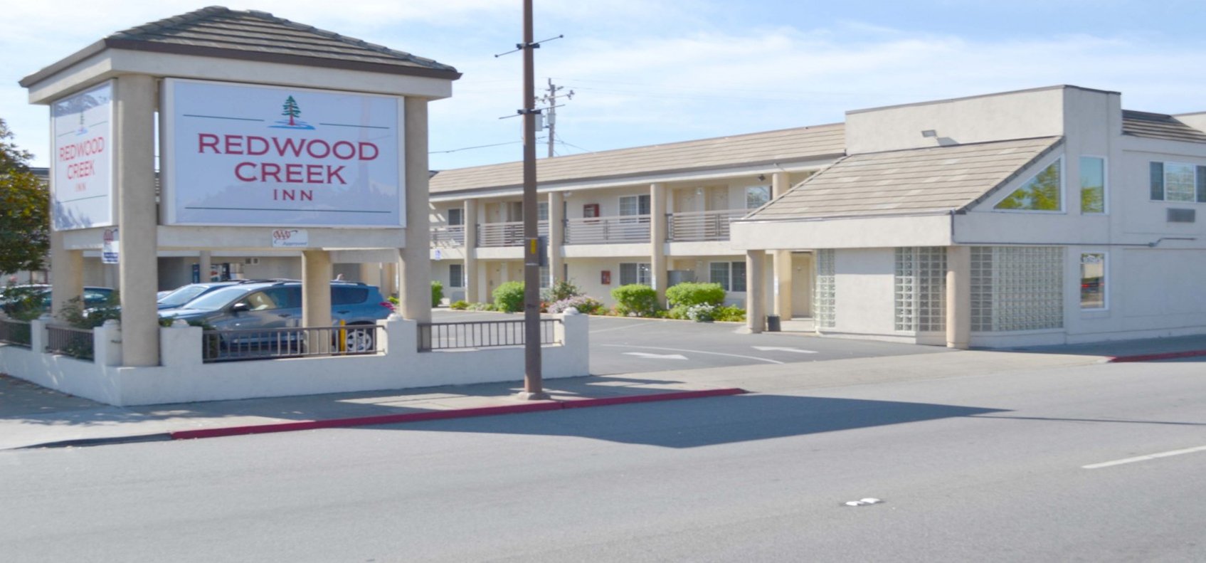 Redwood Creek Inn 23/25