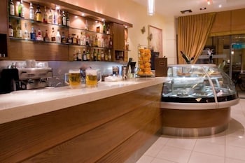 CRYSTAL CITY HOTEL 4/49