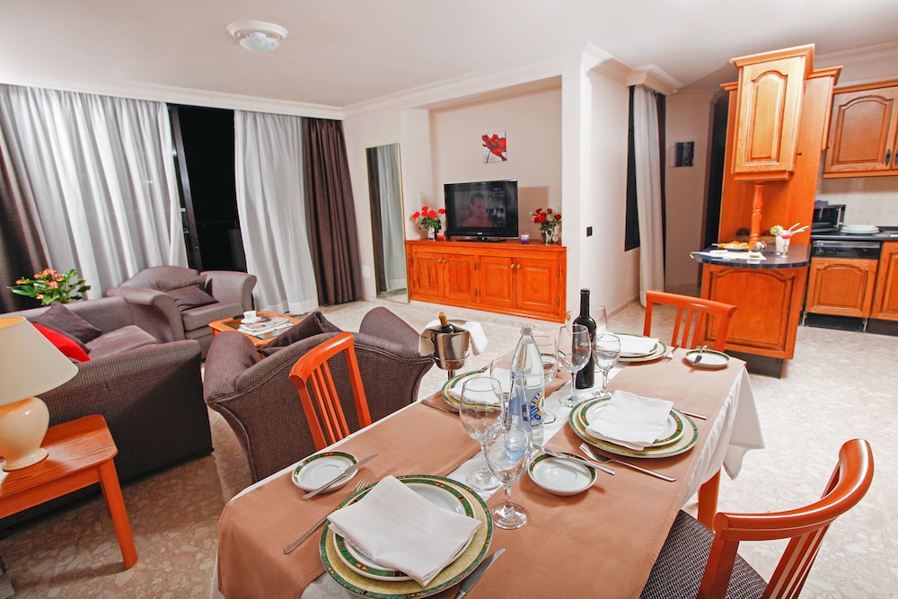 ROYAL SUN RESORT 45/74