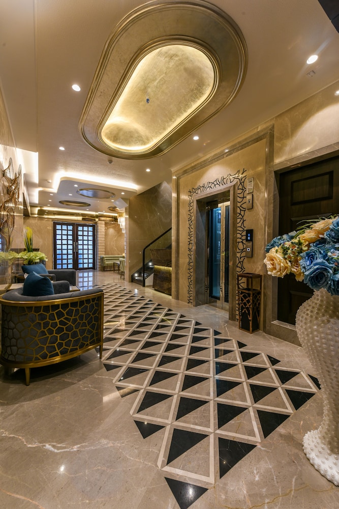 Hotel Orient Regency 8/34
