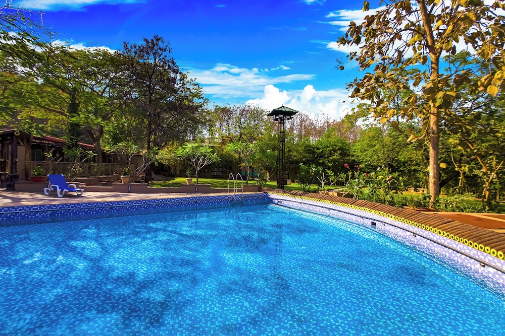 Club Mahindra Netrang 20/39