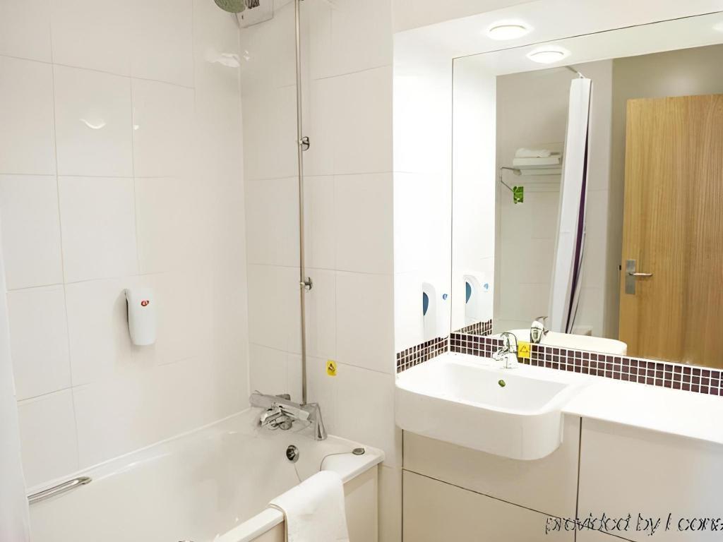 Premier Inn Cannock (Orbital) 27/30
