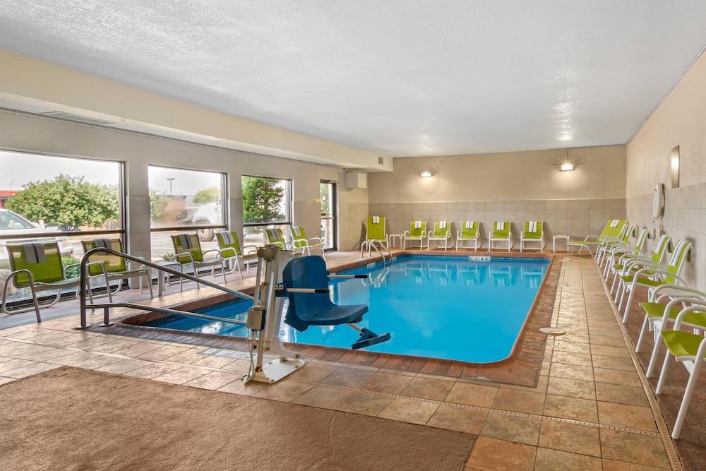 swimming pool spa
