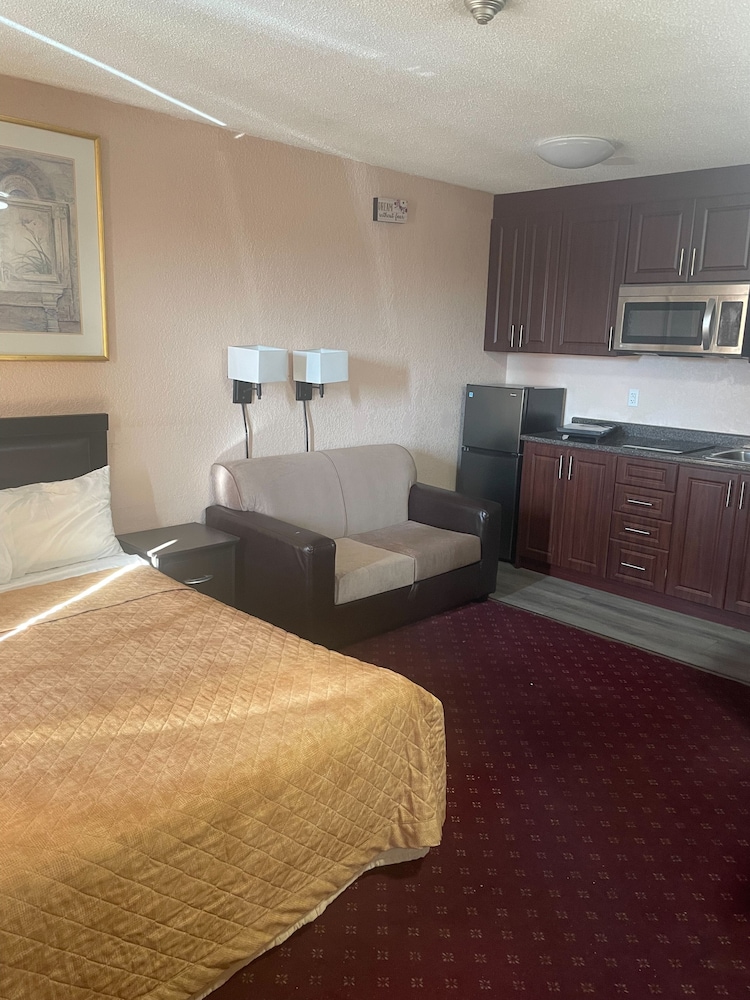 Niagara Lodge Suites 30/68