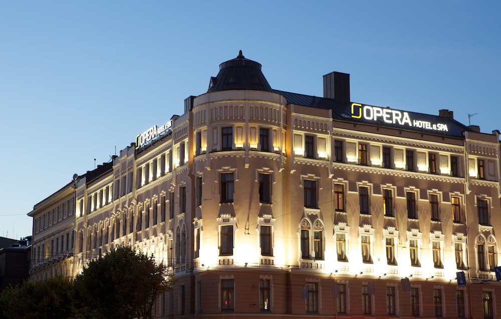 Opera Hotel 1/50