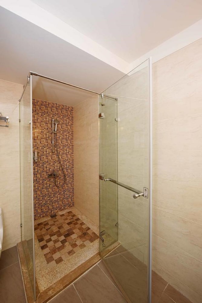 FULLON HOTEL HUALIEN 50/50