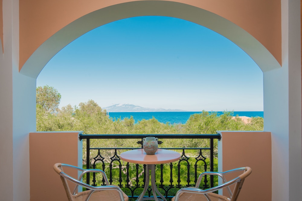 KAVOS PSAROU STUDIOS & APARTMENTS 33/37
