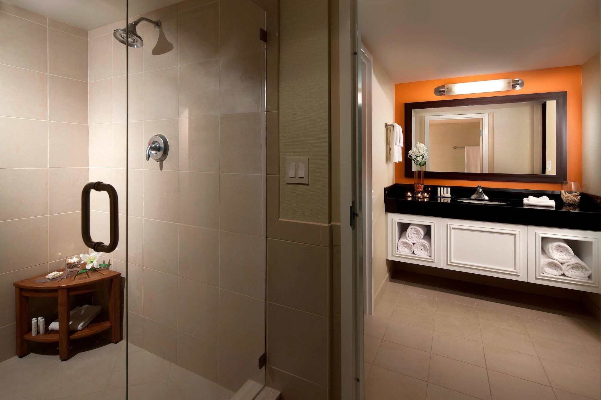 جناح بسرير كينج بشرفة بغرفة نوم واحدة مع أريكة، Courtyard Fort Lauderdale East Lauderdale By the Sea 6/8