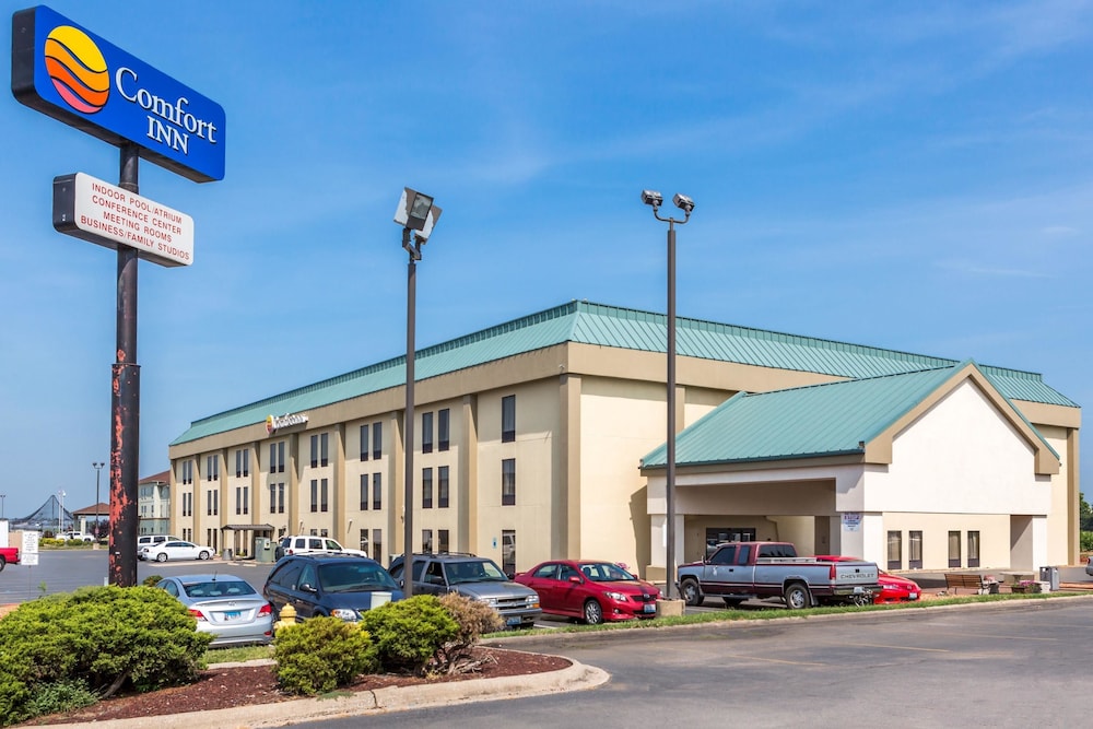 Comfort Inn Collinsville near St. Louis 1/46
