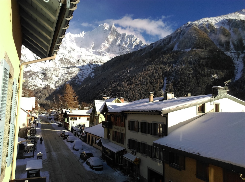 Les Lanchers Hotel Restaurant 6/50