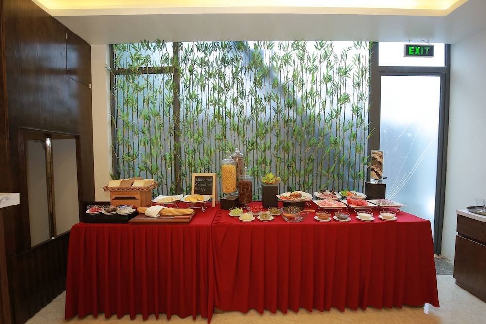Inearth Hotel Hanoi (Ex. Poonsa Hanoi Hotel) 46/66