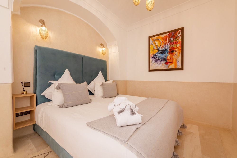Riad Tahili 4/50