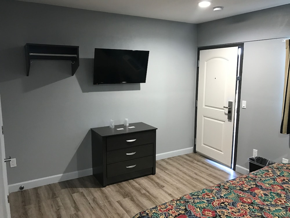Empire Inn Motel 20/30