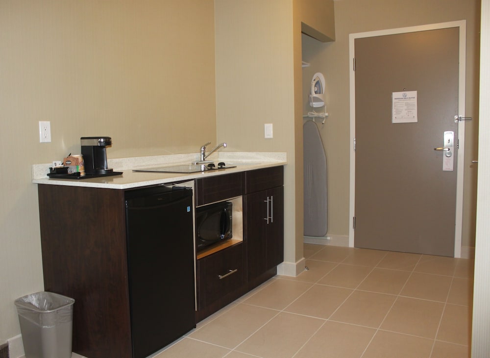 Meridian Inn & Suites 6/32