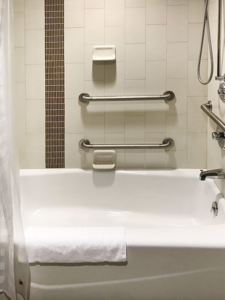 Hyatt Place Sacramento Roseville 67/67