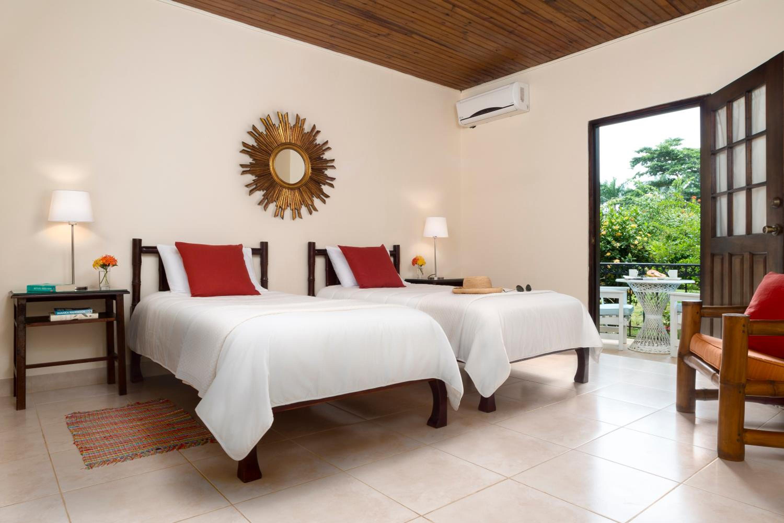 Room, Garden Side, Kitchenette