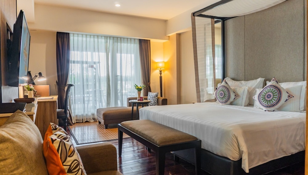غرفة تنفيذية بسرير كينج بشرفة، Grand Sunshine Resort and Convention 5/10