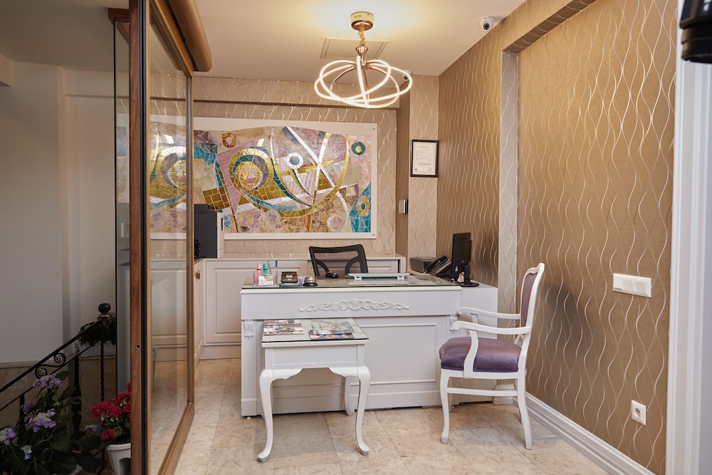 Albinas Hotel 37/65