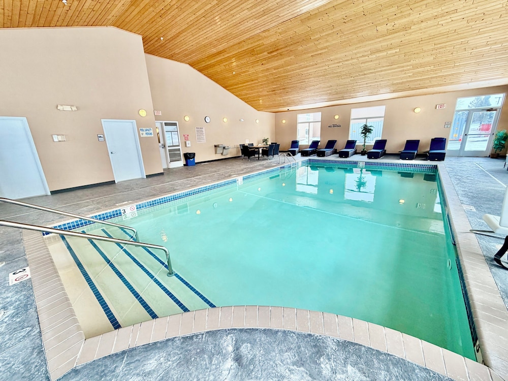 GrandStay Hotel & Suites Parkers Prairie 25/50
