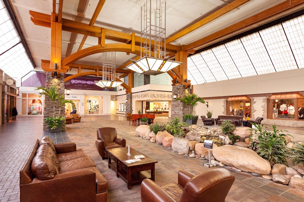 Hampton Inn Omaha/West Dodge Road (Old Mill) 26/50