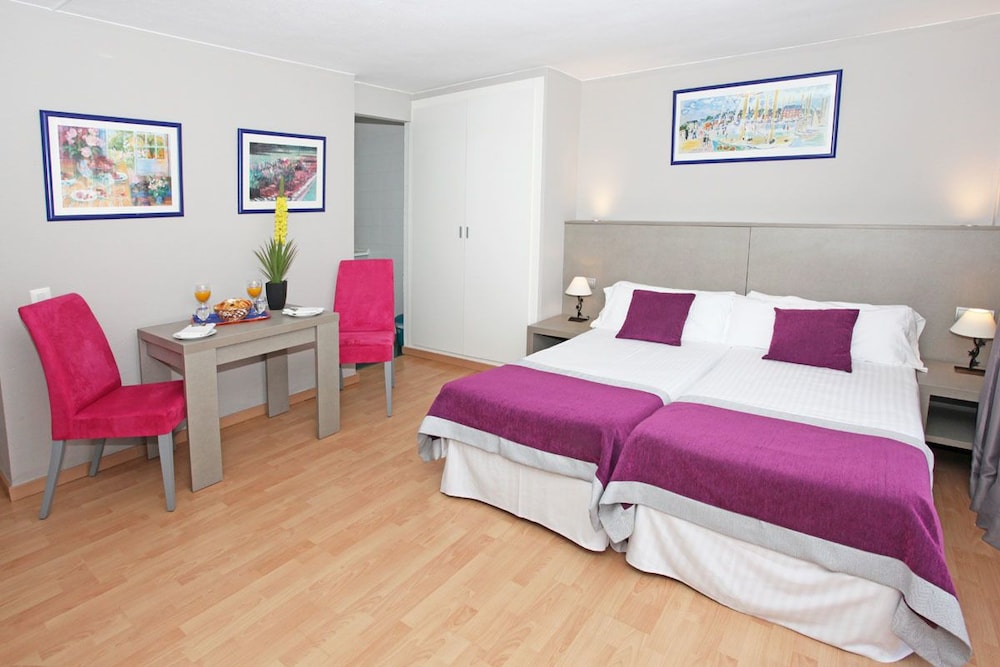 El Faro Inn Apartments 15/56