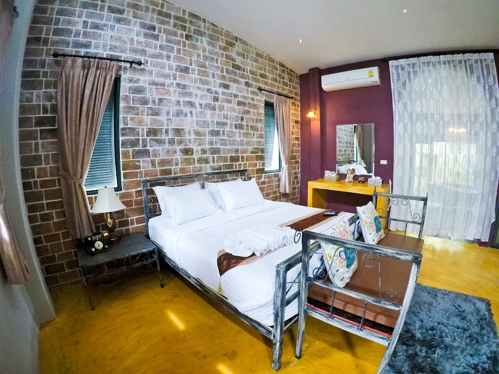 Stamp Hills Resort And Restaurant 44/71