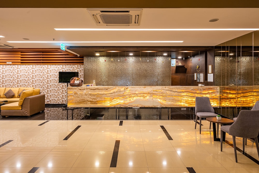Lawinta Hotel 10/65