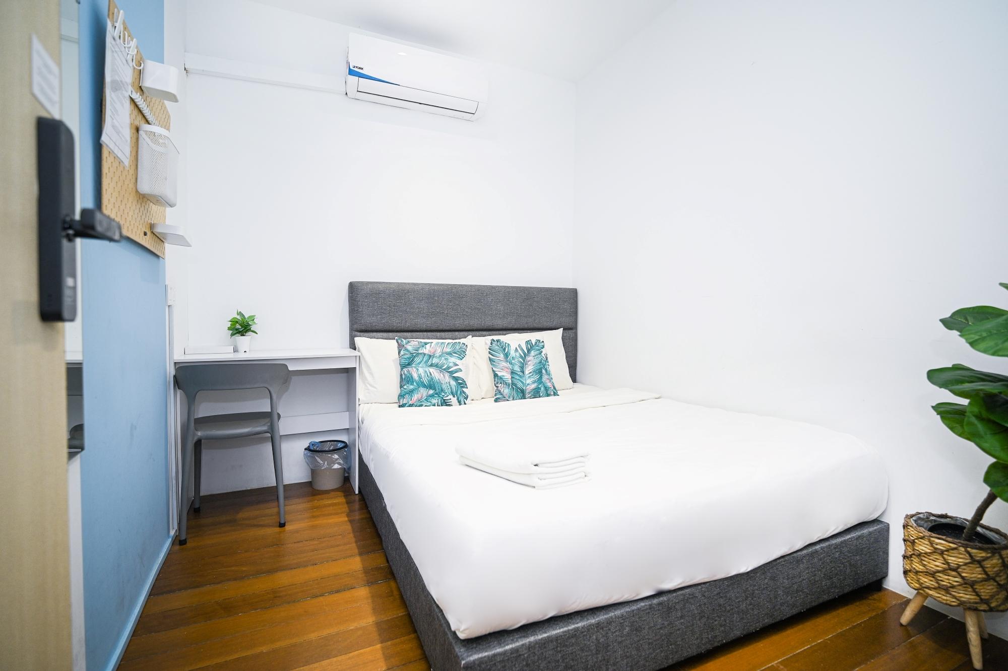 Room at Swing & Pillows at Beach Street, GEORGE TOWN