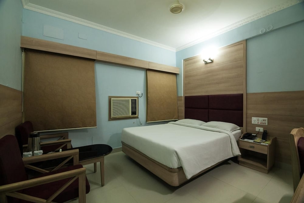 Sree Bharani Hotel 13/27