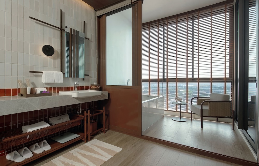 Ad Lib Hotel Khon Kaen 49/50
