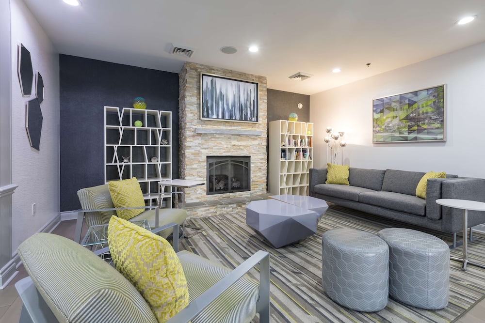 La Quinta Inn & Suites by Wyndham Asheville Downtown 20/34