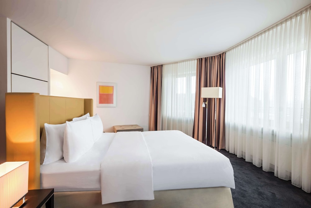 Lindner Hotel Frankfurt Main Plaza, Part of Jdv by Hyatt 16/67