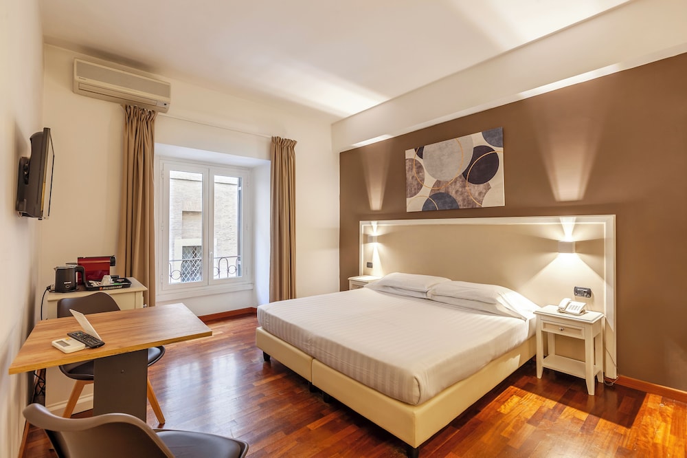 Inn Rome Rooms & Suites 18/50