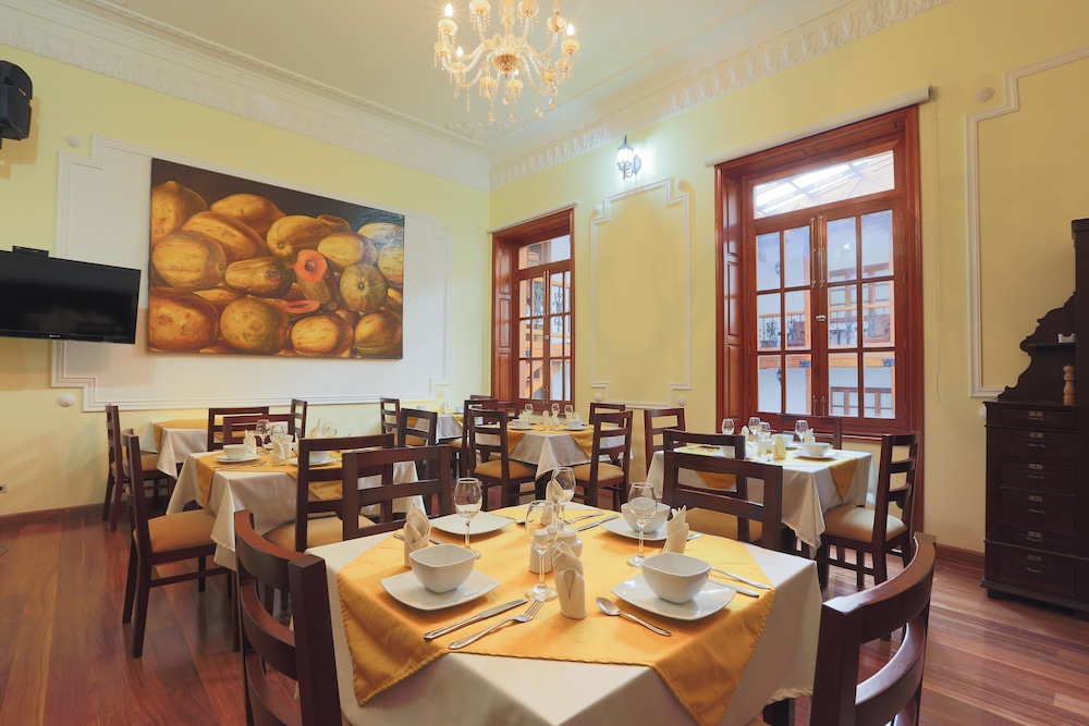 restaurant cafeteria