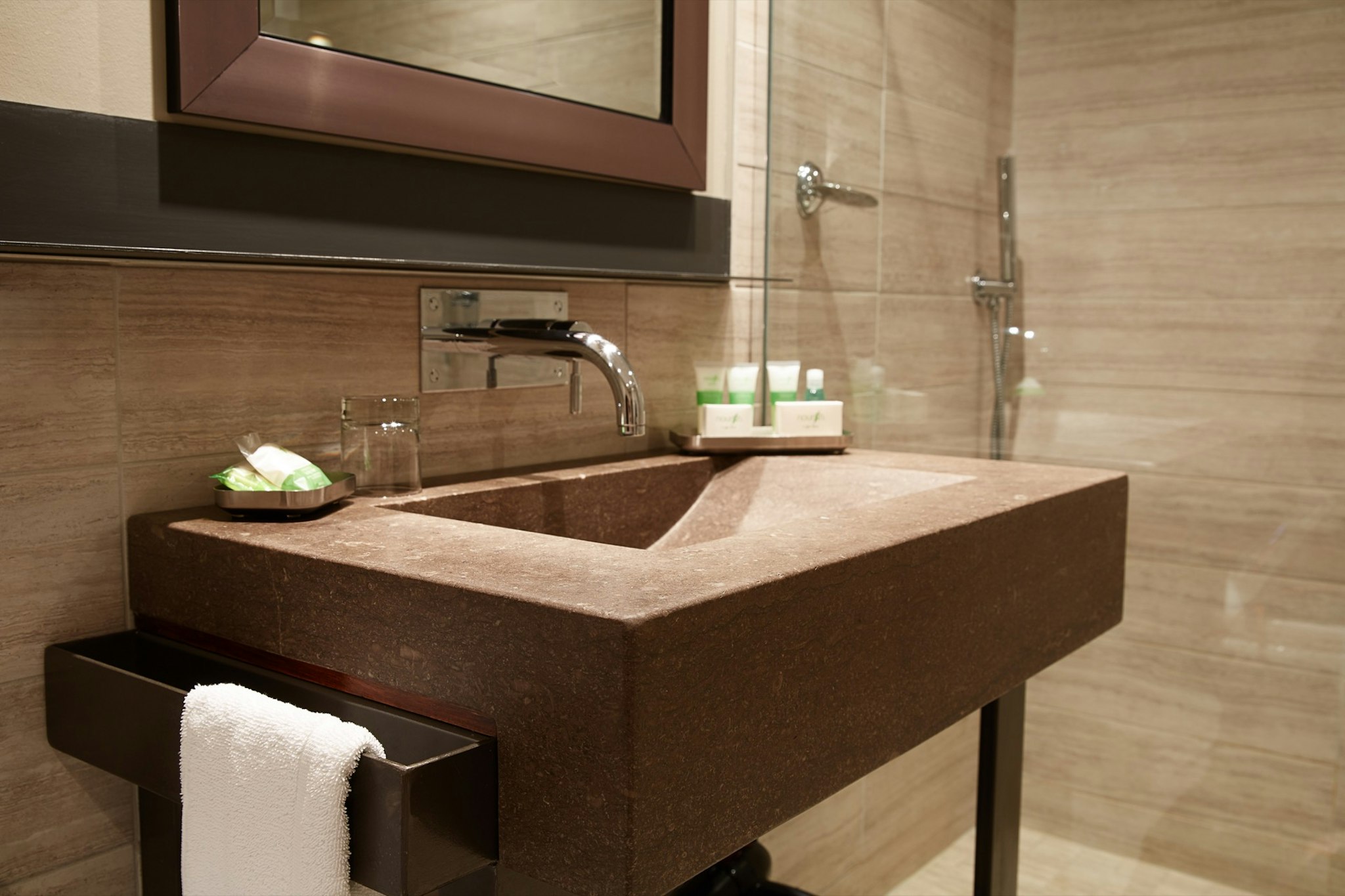 Hotel Le Dauphin Montreal Longueuil 6/25